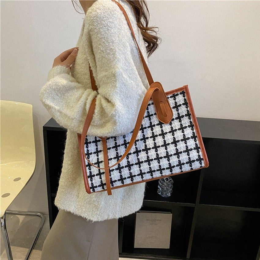 Ladies Hand Bag Stylish Elegant ML1
